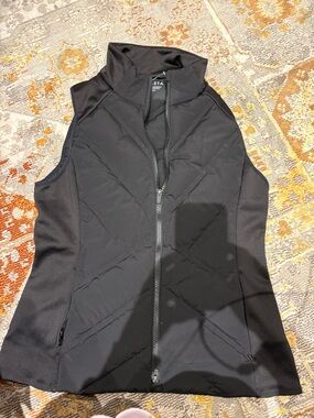 Athleta Black Inlet Quilted Sleeveless Vest